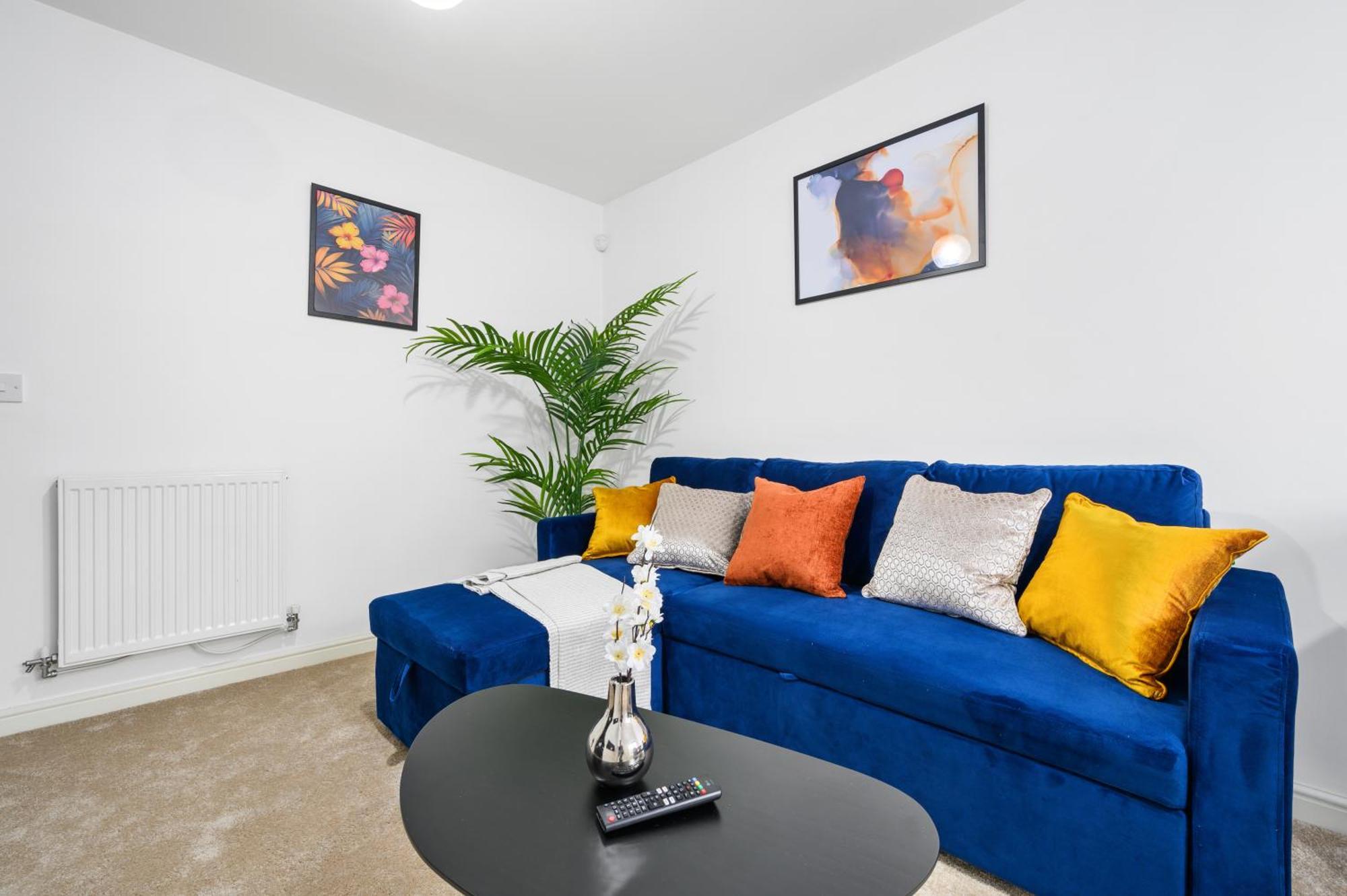Lovely Manchester House , Quiet Neighborhood, 6Mins To Coop Live Arena, Etihad Stadium & City Centre With Wifi & Free Private Parking Манчестър Екстериор снимка